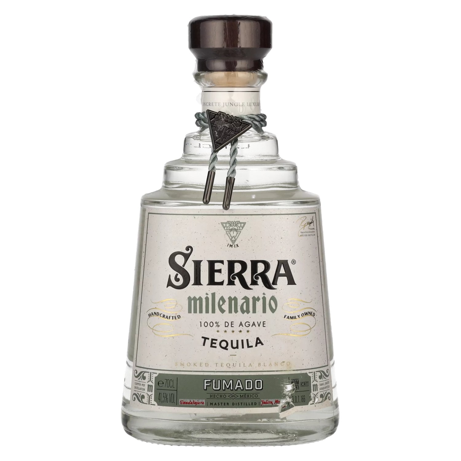 Tequila 100 de agave. Текила Сиерра. Текила Сиерра Миленарио Фумадо 0,7л 41,5% (3). Текила Сиерра Миленарио Фумадо 41,5% 0,7л Мексика 100% Агава. Sierra Tequila коробка.